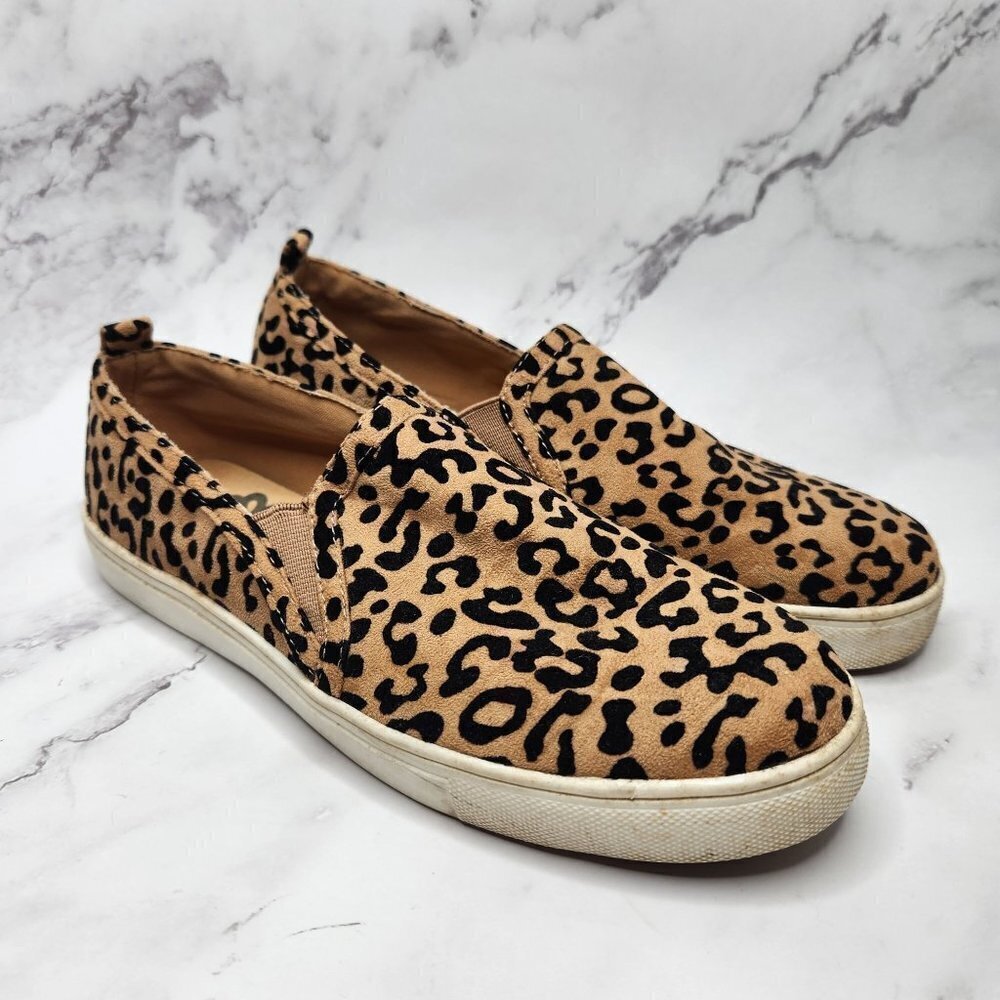 $10 SALE Fergalicious Shortly Leopard Print Animal Print Slip-On Flats Shoes 7.5